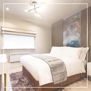 https://luxury-apartment-in-tw3-3eb.brighton-hotels-england.com