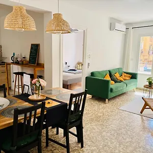 https://apartamento-moderno-en-centro-malaga-con-terraza.es-andalucia.com